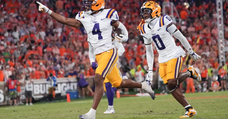 Mansoor Delane's interception vs. Clemson was a big swing in the Week 1 win (Photo: © Ken Ruinard / USA Today Network South Carolina / USA TODAY NETWORK via Imagn Images)