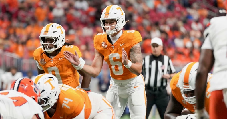 Brianna Paciorka/News Sentinel / USA TODAY NETWORK via Imagn Images | Tennessee quarterback Joey Aguilar (6) prepares for the snap during the Aflac Kickoff Game between the Volunteers and Syracuse held at Mercedes-Benz Stadium in Atlanta, Ga., on August 30, 2025.