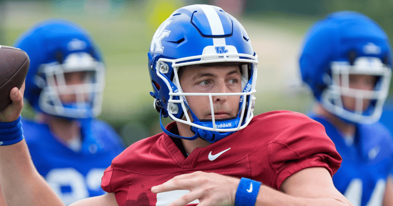mark-stoops-likes-how-zach-calzada-has-responded-in-practice-ole-miss