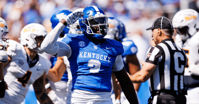 Aug 30, 2025; Lexington, Kentucky, USA; Kentucky Wildcats linebacker Alex Afari Jr. (3) reacts after a defensive play during the third quarter against the Toledo Rockets at Kroger Field. Mandatory Credit: Jordan Prather-Imagn Images