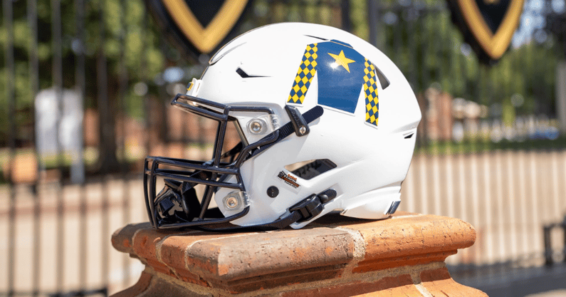 Murray State and Starlight Racing colloborated for this new spectacular helmet, via Murray State Athletics