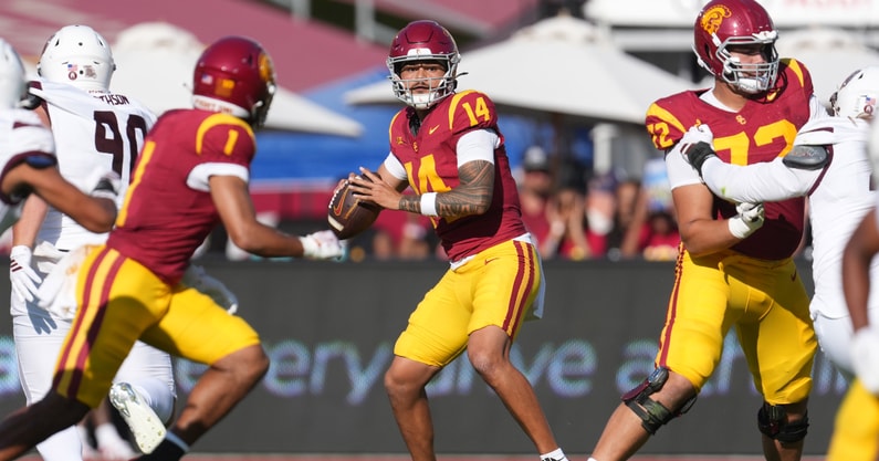 USC Trojans quarterback Jayden Maiava (14) throws the ball against the Missouri State Bears in the first half at United Airlines Field at Los Angeles Memorial Coliseum