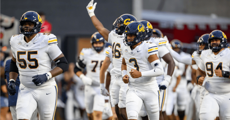 Cal quarterback Jaron Sagapolutele