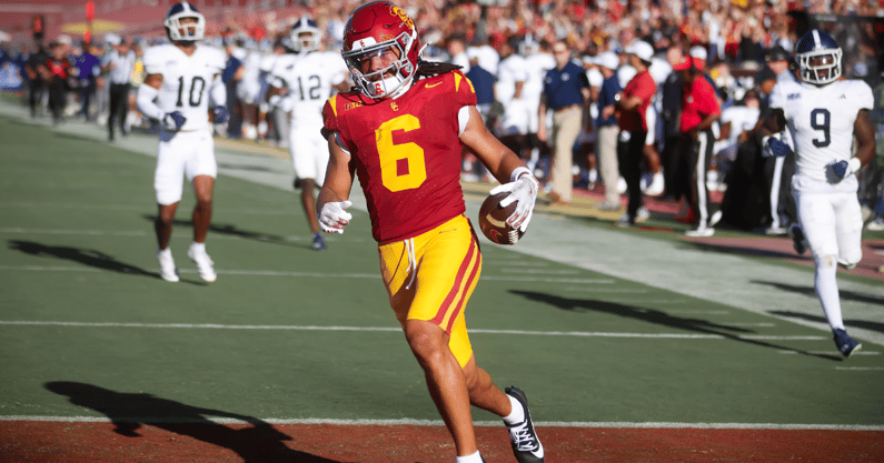 USC receiver Makai Lemon scores a touchdown against Georgia Southern