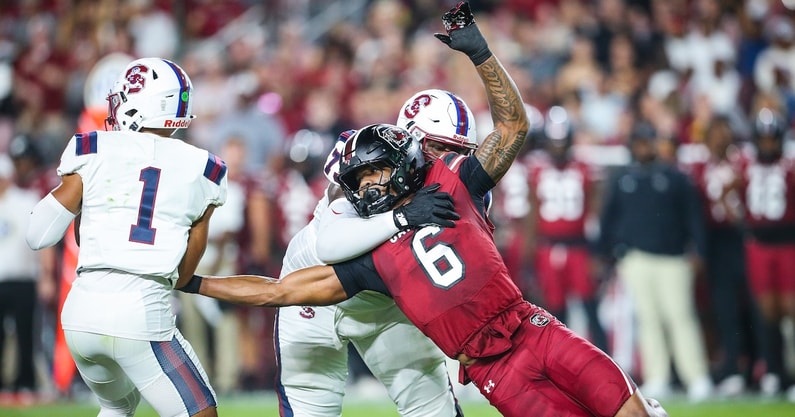 South Carolina EDGE Dylan Stewart rushing the passer against SC State (Photo: Katie Dugan | GamecockCentral.com)