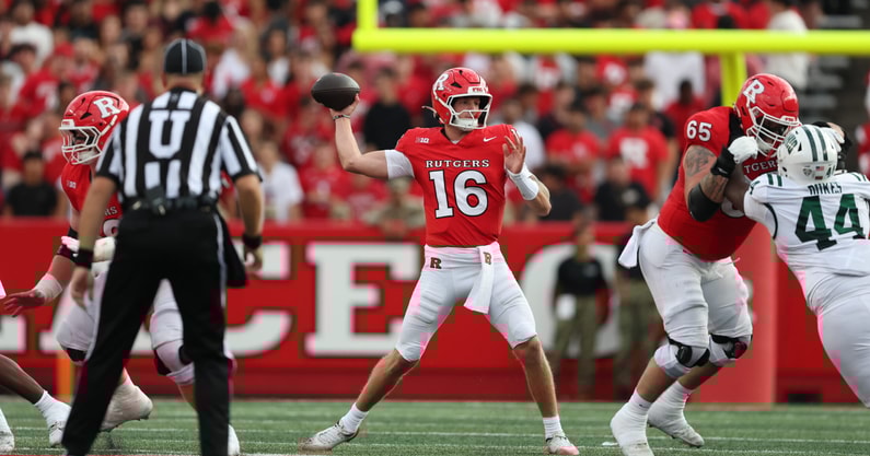 Rutgers quarterback Athan Kaliakmanis