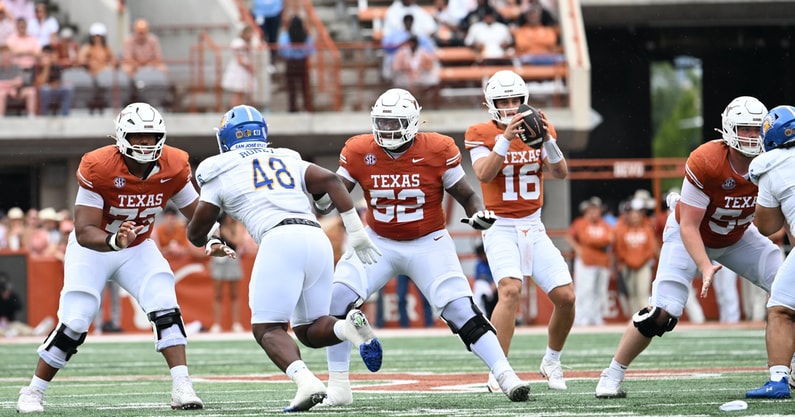 ut_vs_san_jose_state-7077_o_line