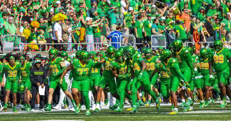 Oregon Linebacker Jerry Mixon