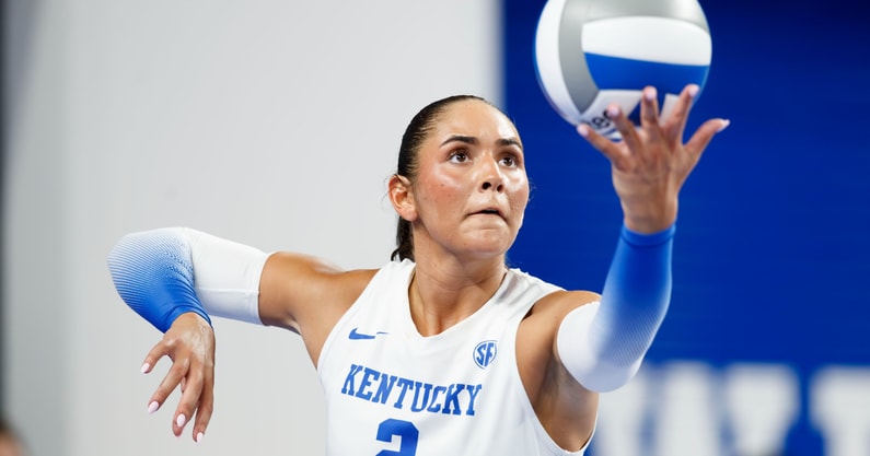 Kentucky volleyball setter Ava Sarafa - UK Athletics