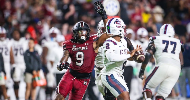 south carolina gamecocks edge desmond umeozulu