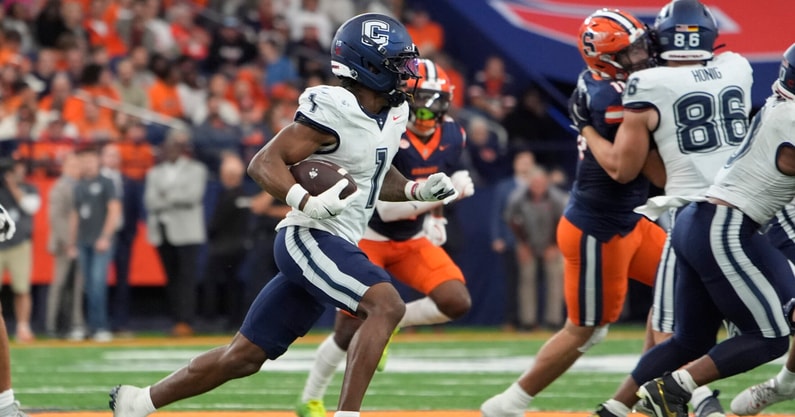 UConn Huskies wide receiver Skyler Bell