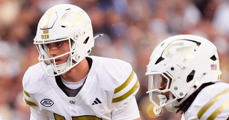 Greg-McElroy-takes-Georgia-Tech-to-upset-Clemson-at-home