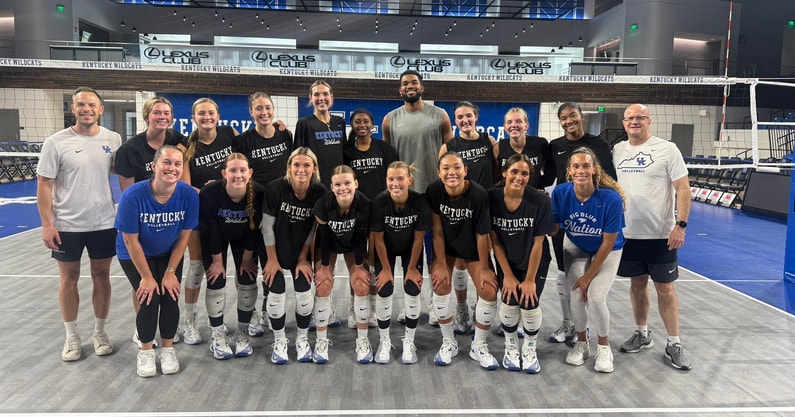 Karl-Anthony Towns hangs out with Kentucky Volleyball (Photo via Kentucky Volleyball)