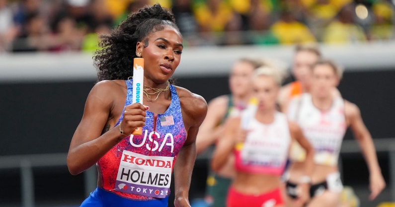 former-wildcat-alexis-holmes-adds-to-her-gold-medal-collection
