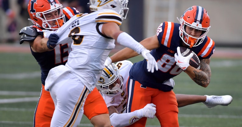 NCAA Football: Western Michigan at Illinois