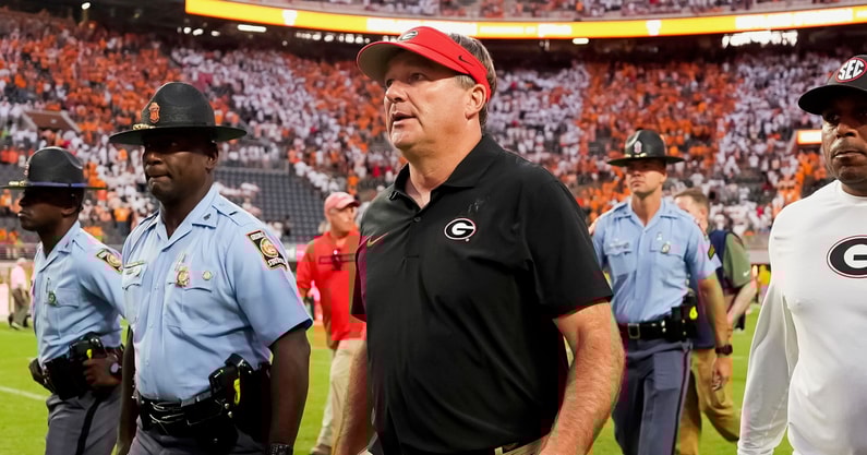 Brianna Paciorka/News Sentinel / USA TODAY NETWORK via Imagn Images | Georgia head coach Kirby Smart walks off the field after an overtime win against Tennessee at Neyland Stadium in Knoxville, Tenn., on Sept. 13, 2025.