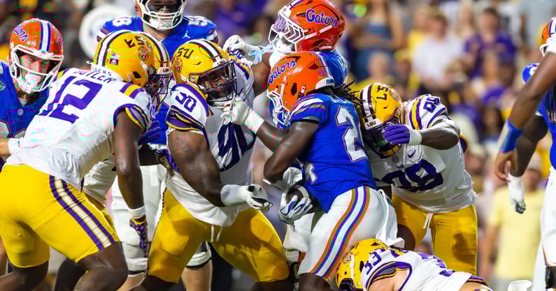 Syndication: The Daily Advertiser