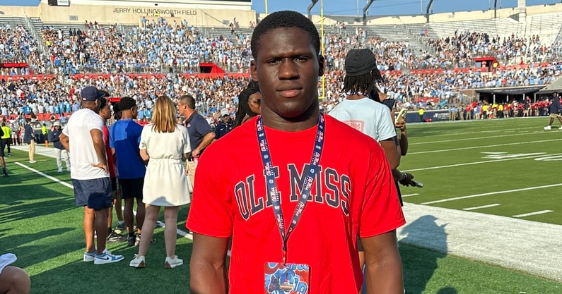 recruits-love-energy-atmosphere-in-the-vaught-for-ole-miss-win-over-arkansas