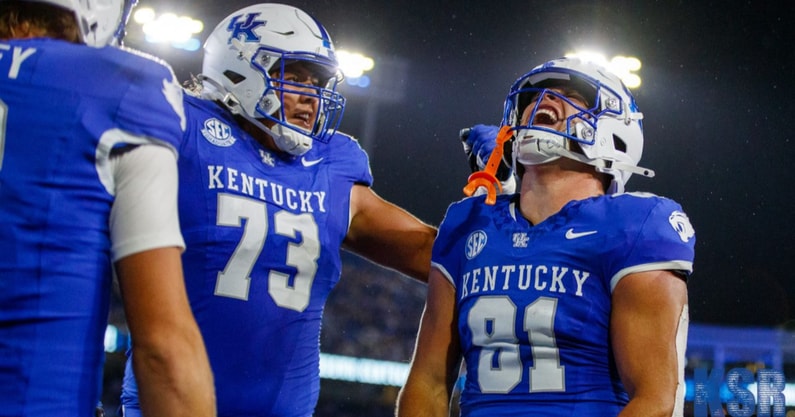 Willie Rodriguez scores his first Kentucky touchdown