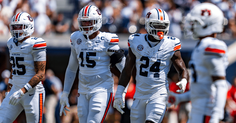 Keldric Faulk and Keyron Crawford (Photo by Matt Rudolph/AuburnSports)