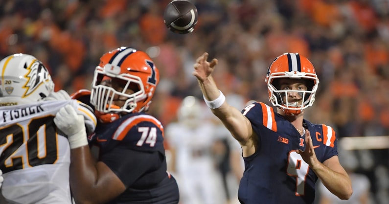 NCAA Football: Western Michigan at Illinois