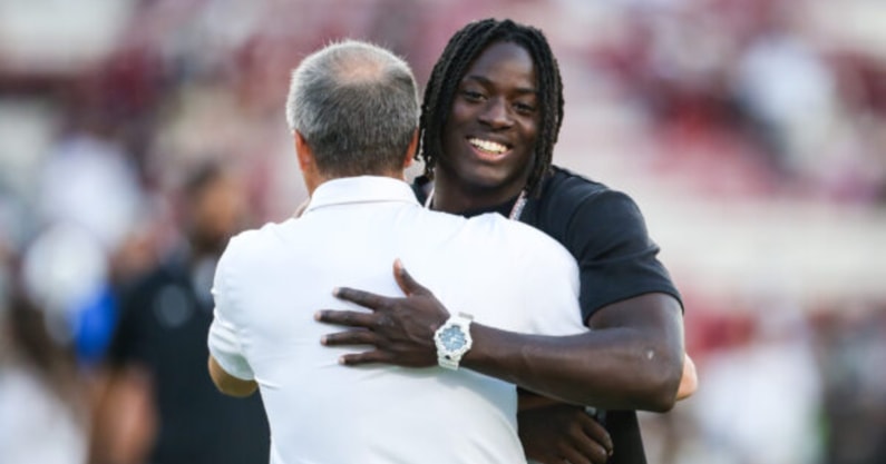 Four-star linebacker Ja'Bios Smith with South Carolina football coach Shane Beamer. Photo by: Katie Dugan | GamecockCentral