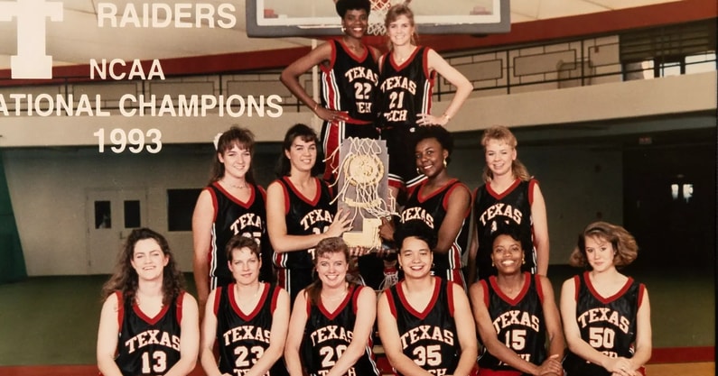 WBBNationalChampItems_210514-351
