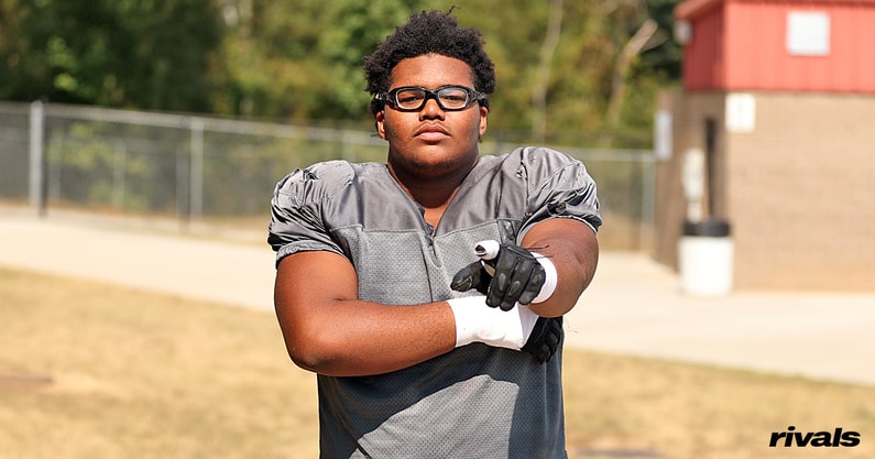 peach-state-ol-shavezz-dixon-commits-to-ole-miss