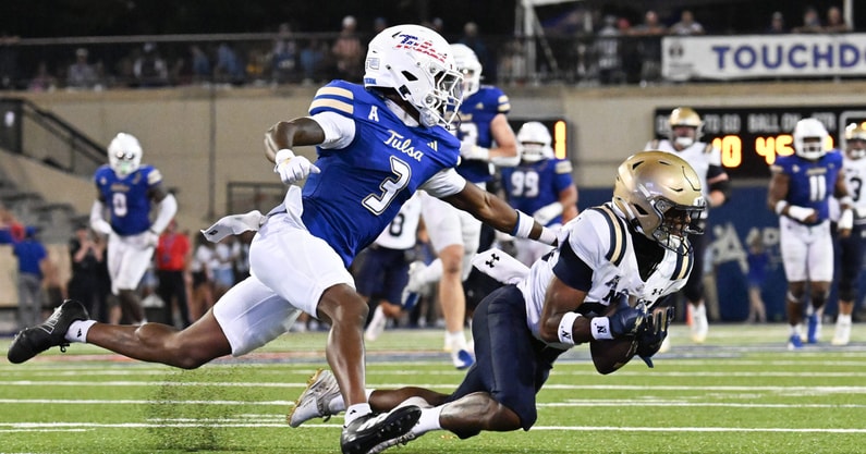 11293Football vs Tulsa