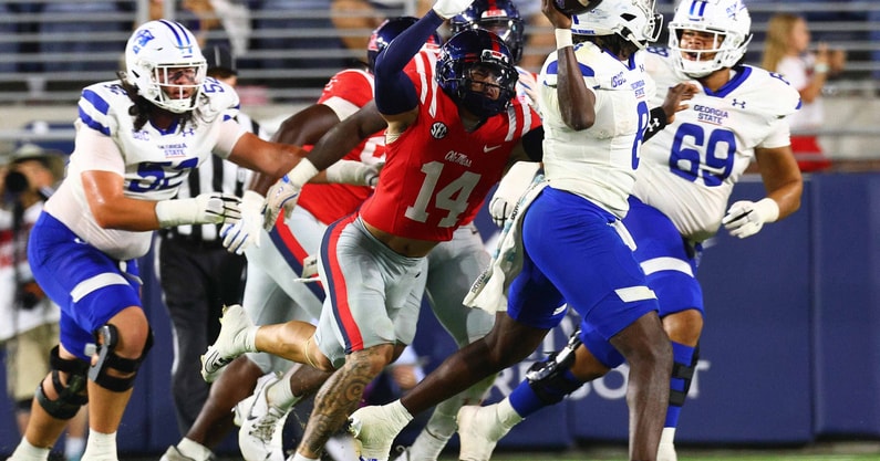 NCAA Football: Georgia St. at Mississippi