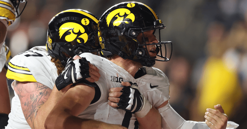 Mark Gronowski threw for a season-high 186 yards against Rutgers. (Photo by Vincent Carchietta-Imagn Images)