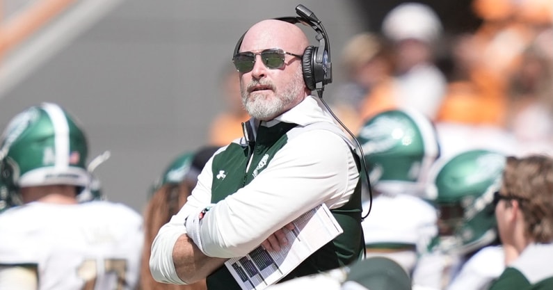 Caitie McMekin/News Sentinel / USA TODAY NETWORK via Imagn Images | UAB coach Trent Dilfer during a college football game between Tennessee and UAB at Neyland Stadium in Knoxville, Tenn., on Sept. 20, 2025.