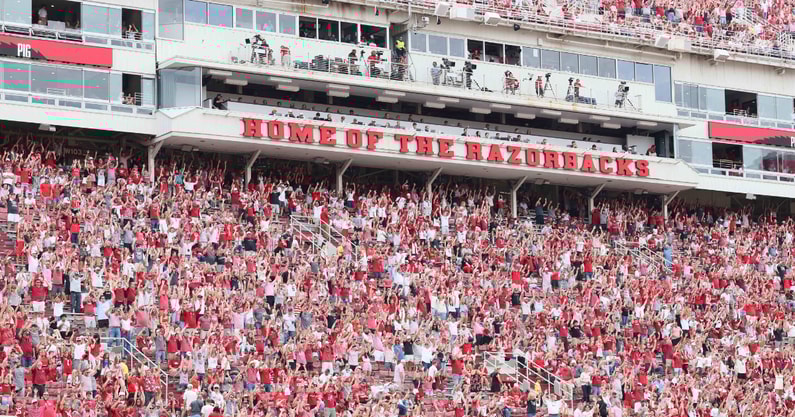Notre-Dame-at-Arkansas-odds-Early-point-spread-updated-How-to-Watch