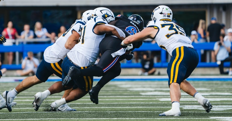WVU's defense brings down Kansas quarterback Jalon Daniels