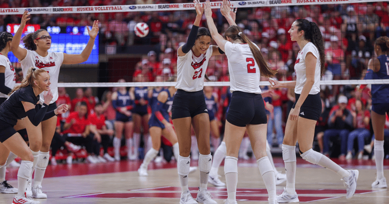 Nebraska volleyball Harper Murray, Bergen Reilly