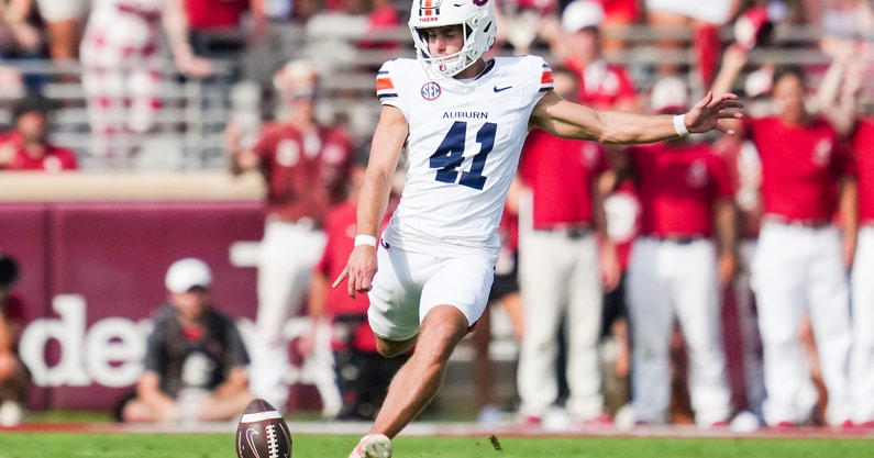 Norman, OK - 20250920 - #22 Auburn Tigers Football vs. #11 Oklahoma Sooners