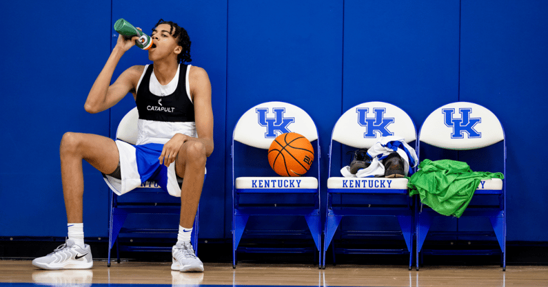 mark-pope-shares-footage-from-kentucky-first-fall-practice