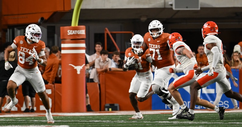 ut_vs_sam_houston_state-0588_brooks