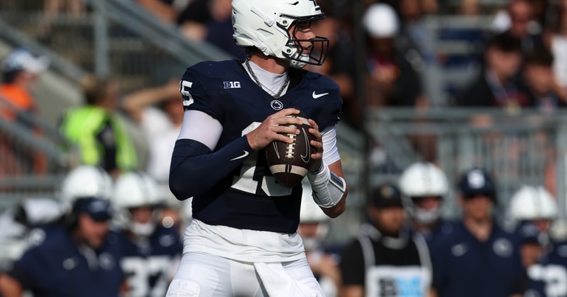 PSU QB Drew Allar drops back to pass against Villanova. (Photo by Matthew O'Haren-Imagn Images)