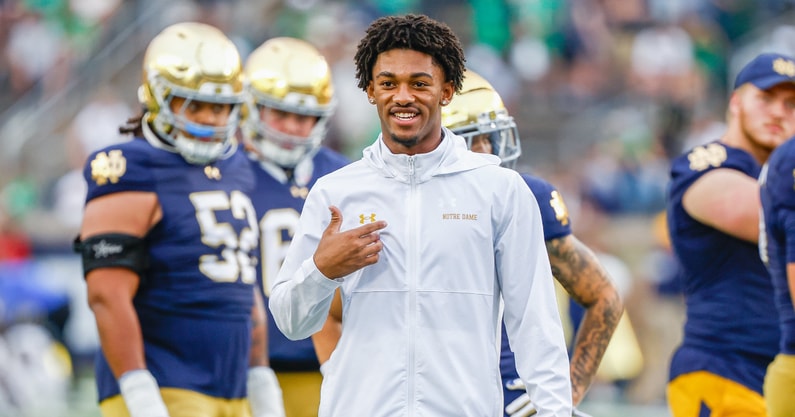Notre Dame cornerback Leonard Moore injured