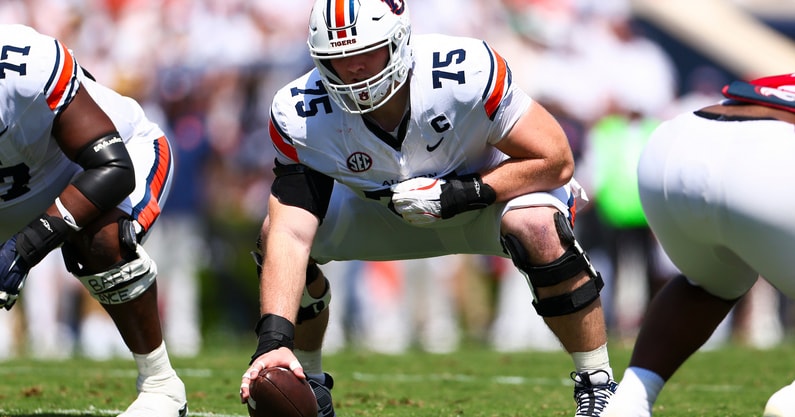 Auburn, AL - 20250913 - #24 Auburn Tigers Football vs. South Alabama Jaguars