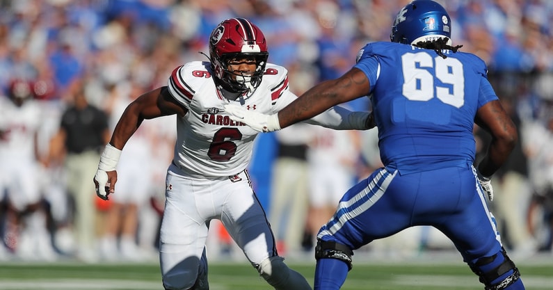 South Carolina EDGE Dylan Stewart rushes the passer against Kentucky (Photo: CJ Driggers | GamecockCentral.com)