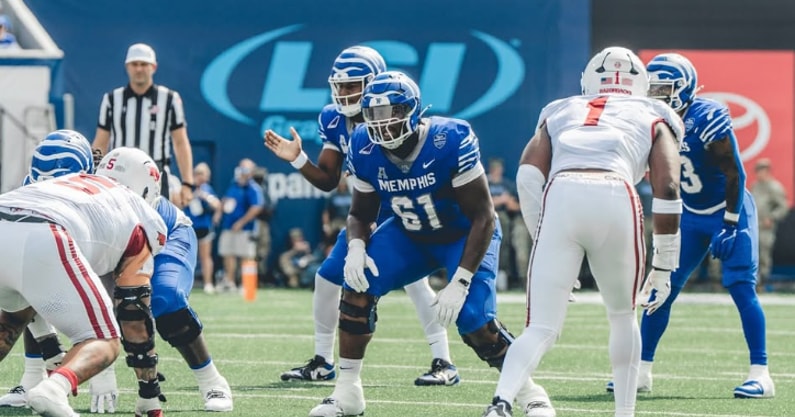 Chris Adams Before a Snap against Arkansas