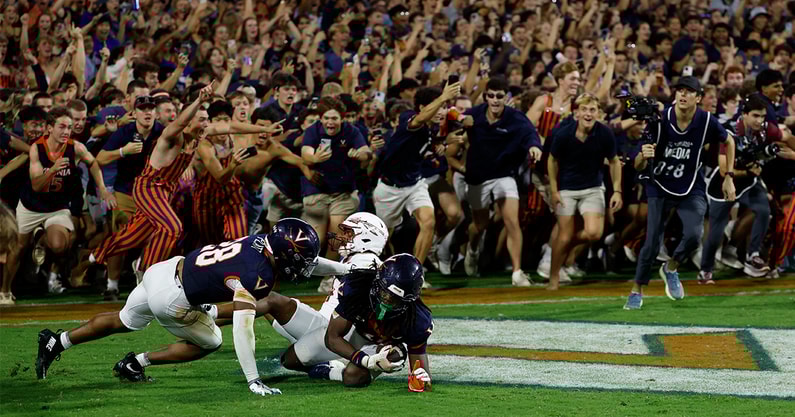 Virginia storms field after win over FSU