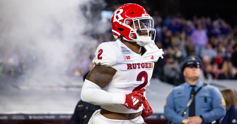 Rutgers Football linebacker Moses Walker