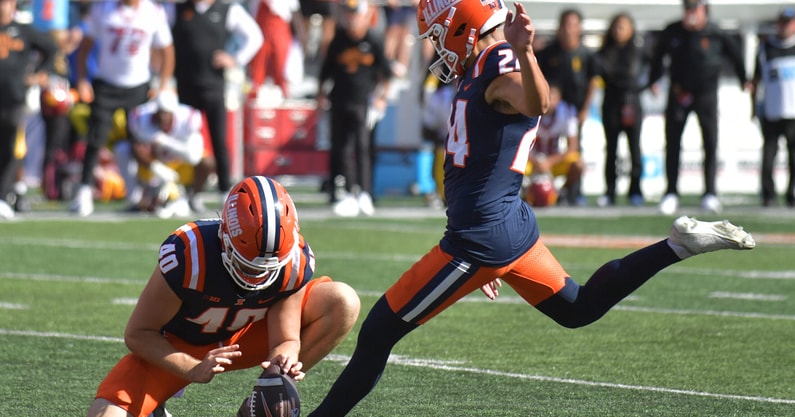 NCAA Football: Southern California at Illinois
