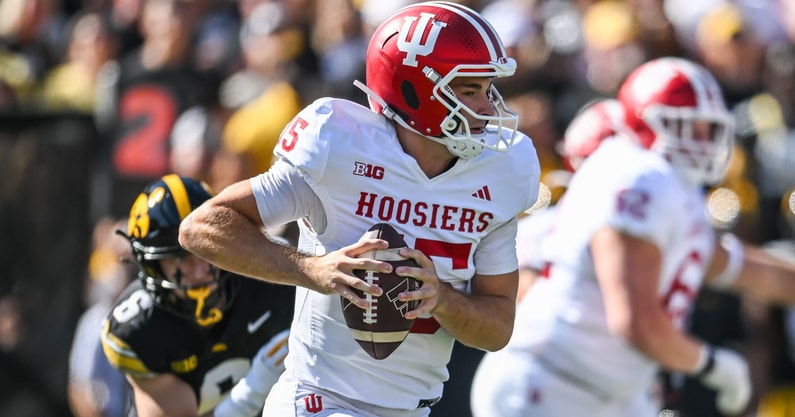 NCAA Football: Indiana at Iowa