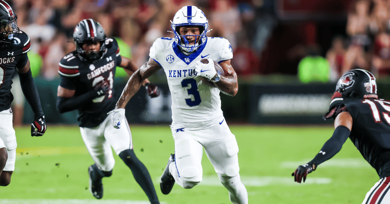 Sep 27, 2025; Columbia, South Carolina, USA; Kentucky Wildcats running back Seth McGowan (3) rushes against the South Carolina Gamecocks in the first quarter at Williams-Brice Stadium. Mandatory Credit: Jeff Blake-Imagn Images