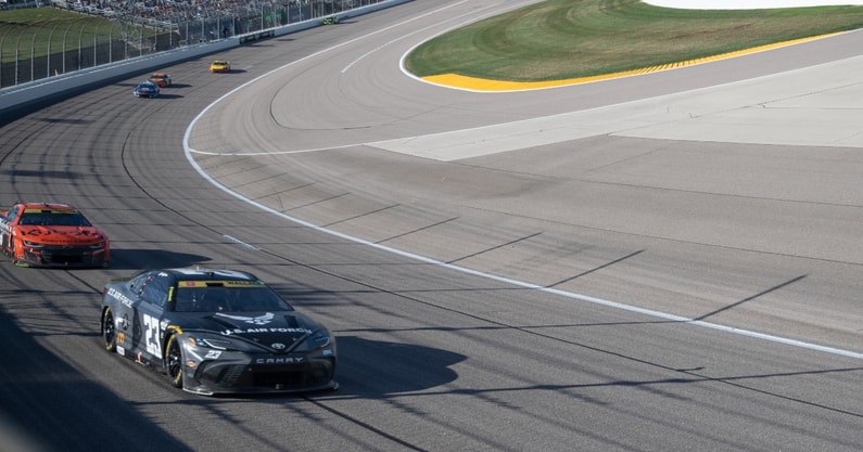 NASCAR Kansas (2)