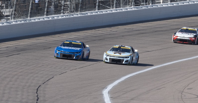 Chase Elliott NASCAR Kansas win